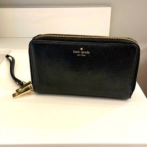 KATE SPADE LARGE WALLET/WRISTLET